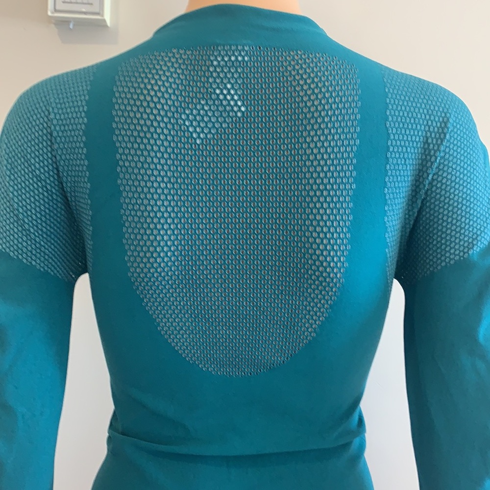 Fabletics long sleeve - Picture 6 of 8